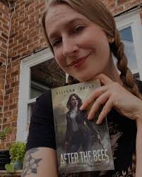 Allison Paige (@shewriteswithknives) • Instagram photos and videos