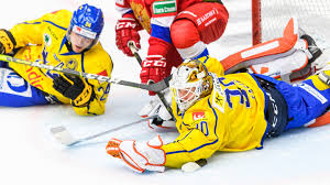 Det är ett sverige som ligger sist i euro hockey tour efter den katastrofala turneringen i finland när laget förlorade samtliga matcher i karjala tournament. Ryssland Straffade Sverige I Beijer Hockey Games Dn Se