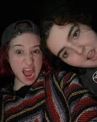 Ella Thayer (@ella.gracethayer) • Instagram फोटोहरू र भिडियोहरू