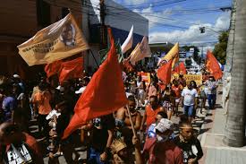 Manifestação vem para lembrar que quando os direitos humanos de uma pessoa são violados, os direitos de todas e todos nós estão em risco. Protestos Contra Bolsonaro Ocorrem No Ceara E No Rio Reduto Do Presidente Politica Ultimas Noticias Em Fortaleza E Ceara O Povo