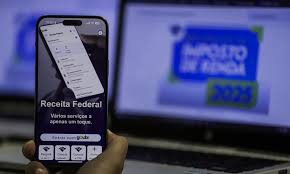 Contracheque: quem ganha até R$ 5 mil começa a perceber isenção do IR