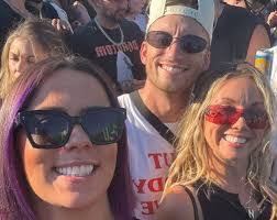 Rhett Oliver's Instagram, Twitter & Facebook