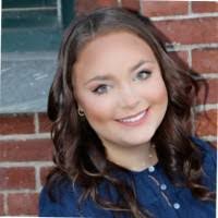 Emily Reiter's Instagram, Twitter & Facebook