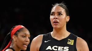 An ugly war of words has broken out between wnba star liz cambage and former nba center and australian basketball alum andrew bogut. Wnba Star Liz Cambage Shares Coronavirus Story I Clearly Got Hit With A Severe Case Complex