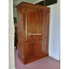 Mau nyari informasi harga lemari pakaian kayu jati 2 pintu dan dimanakah memesannya secara online ? Lemari Pakaian Bahan Kayu Jati Gloss Papan Blok Bekas Normal Siap Pakai Murah Di Semarang Tribunjualbeli Com