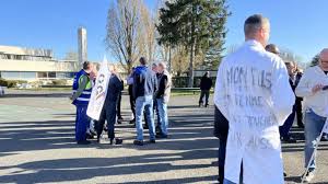 Amboise: Usine Démantelée! Pourquoi cette Délocalisation Shock?