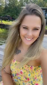 Ariel Crabtree's Instagram, Twitter & Facebook