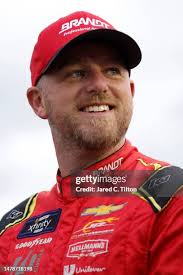 44 Photos & High Res Pictures