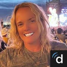 Carrie Thomson's Instagram, Twitter & Facebook