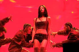 Jennie Debuts 'Dracula' Live at ComplexCon Hong Kong