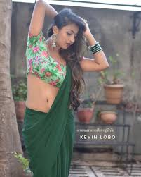 South indian actress swetha jadhav in half saree, lehenga and designer blouse showing off her waist beauty, back and navel. ð'ð¨ð¦ðš ð•ðšð«ðšðð¤ðšð« On Instagram I Don T Chase I Attract What Belongs To Me Will Find Indian Saree Blouses Designs Insta Models Traditional Outfits