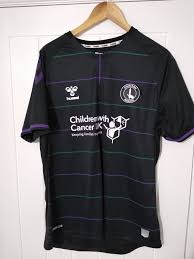 9 4 6 8 ekr. Charlton Athletic Away Baju Bolasepak 2019 2020 Sponsored By Children With Cancer