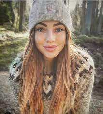 Hello everyone, can anyone recommend me a place to buy an authentic  Icelandic sweater, lopapeysa?