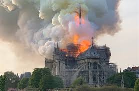 By the time the structure fire was extinguished, the building's spire had collapsed and most of its roof had been destroyed and its upper walls were severely damaged. Notre Dame Pourquoi L Incendie De La Cathedrale Fait Mal A La France