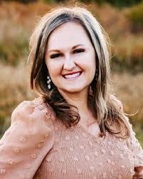 Leanne Baker's Instagram, Twitter & Facebook