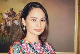 In berita, izara aishah, selebriti hamil. Izara Aishah Mengaku Ambil Suntikan Agar Bibir Kelihatan Mungil