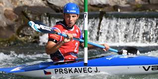 V umělém kanálu v troji dnes zvítězil i s dotykem hned v první brance finálové jízdy a napodobil sobotní triumf kajakáře jiřího prskavce. Kajakar Prskavec Skoncil V Bratislave Ctvrty Finale Kanoistek Bylo Bez Ceske Ucasti Irozhlas Spolehlive Zpravy