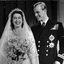 爱丁堡公爵菲利普亲王殿下（英语：his royal highness prince philip, the duke of edinburgh，1921年6月10日－），为英国女王伊丽莎白二世王夫，自1952年在位至今。 菲利普亲王于1921年6月10日出生在希腊伊奥尼亚群岛克基拉州的克基拉岛，为希腊和丹麦王子。 N64g2a6wfz3jwm