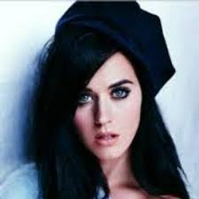 Kylie Perry's Instagram, Twitter & Facebook