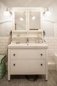 Jak Urzdzic Lazienke W Styu Skandynawskim Lovingit Ikea Bathroom Ikea Bathroom Vanity Small Bathroom Makeover