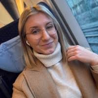 50+ perfiles de «Emina»