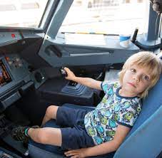 Kinder von 5 bis einschließlich 14 jahren dürfen nur dann alleine reisen, wenn der service für alleinreisende minderjährige in anspruch genommen wird. British Airways Alleine Fliegen Dafur Muss Man Bald 14 Jahre Sein Welt