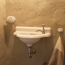 Stilsichere eleganz im bad unaufdringliches und schnörkelloses design zeichnet diese vigour waschtischbatterie aus der derby style designlinie aus. Wand Waschbecken Sjvbb Kenny Mason Keramik Modern Objektmobel