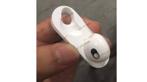 The airpods pro debuted in october 2019, and no releases have been made since. Apple Erste Fotos Der Airpods 3 Zeigen Starke Parallelen Zu Den Airpods Pro Netzwelt