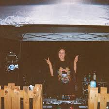 Stream Rundle in the jungle music