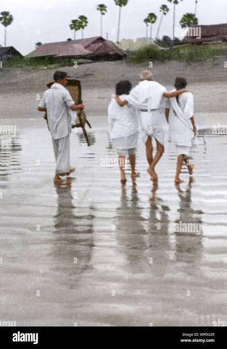 Mahatma Gandhi with associates on Juhu Beach, Bombay, Mumbai, Maharashtra, India, Asia, May 1944 Stock Photo - Alamy