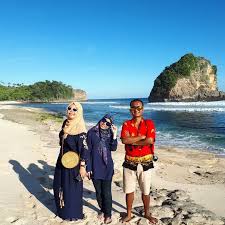 Tambak, sitiarjo, sumbermanjing, malang, jawa timur, indonesia, 65176. Tiket Masuk Pantai Teluk Asmoro 2021 Daya Tarik Aktifitas
