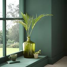 Le Papier Peint De L Annee De Graham Brown Joli Place En 2020 Decoration Salon Vert Couleurs De Peinture Verte Papier Peint