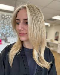 It's wedding week for @malia.marino and I'm so happy she let me do her  hair!!!! So happy for youuu🩷🩷