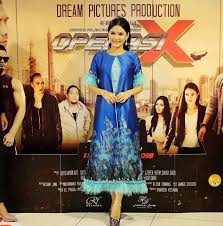 Antara pelakon utama yang terlibat dalam drama ini adalah saharul ridzwan, shukri yahaya dan juga hanna delisha. Biodata Hanna Aqeela Pelakon Drama 30 Pesanan Suara Iluminasi