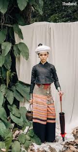 ป กพ นในบอร ด lanna costume thailand