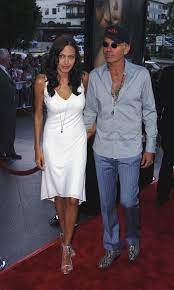 pin by maria fraser on angelina jolie angelina jolie style angelina brad pitt and angelina jolie