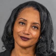 Vivian Wills's Instagram, Twitter & Facebook