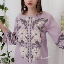 A La Main Robe Perlee Fait En Couleur Lilas Crayon Coupe Etsy In 2020 Beaded Dress Fashion Dresses