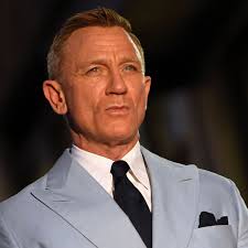 Daniel Craig says he goes to gay bars to avoid fights at straight venues