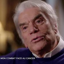 Très fatigué", Bernard Tapie contraint de reporter sa pièce de théâtre