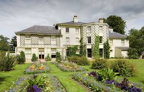 Beide haben mit ihren werken, der eine zur evolution, der andere zur revolution, die welt für immer verändert. Ilona Jerger Und Marx Stand Still In Darwins Garten Lesefieber Ch