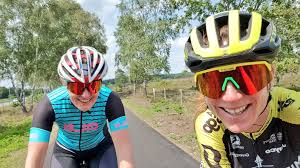 ,,het zag er zo raar en eng uit. Annemiek Van Vleuten On Twitter Team Bikeonscott Glasses United One Of The Best Things Of Being Home Again Ride With Friends Kim Asked For Efforts At 10 Climbs In My Trainingarea