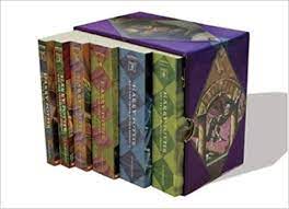 Instead, the majority of the books follow one of the film's creative departments from graphic arts to props. Harry Potter Paperback Box Set Books 1 6 J K Rowling Amazon De Bucher