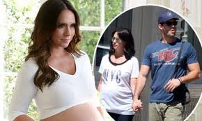Jennifer Love Hewitt Welcomes A Son With Husband Brian Hallisay Jennifer Love Jennifer Love Hewitt Hooray For Hollywood