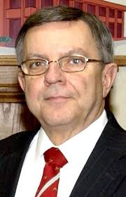 Loudiana's hat in ring for 1st Ward council seat