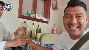 Y ASI AURORA ROMO REGALA UN TORO PARA LA FIESTA YALINA MAYO 2025