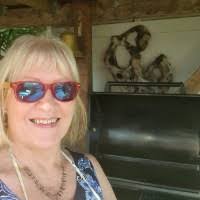 Robyn Galloway's Instagram, Twitter & Facebook