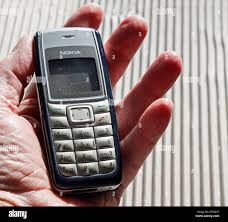 Staubige alte Nokia 1112 Telefon ...