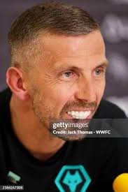 Gary O'Neil, head coach of Wolverhampton Wanderers speaks with the... News  Photo