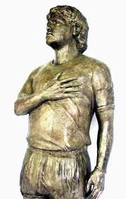 A bronze sculpture of the argentina great, diego maradona. Bilderstrecke Zu Fussball Stehaufmannchen Maradona Bild 5 Von 15 Faz